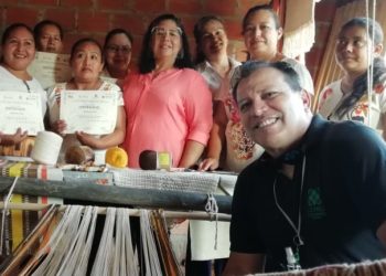 EMPRENDEDORAS DE SAN JOSE DE CHIQUITOS SE CAPACITAN EN LA ELABORACION DE HAMACAS Y OTROS TELARES