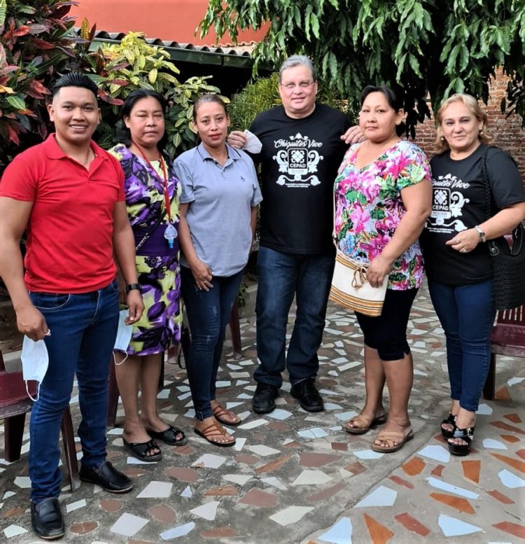 Chiquitos Vive incorpora a la Central de Artesanas de San José