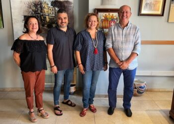 Dos profesionales de l’Alcúdia de Crespins cooperarán en Bolivia para mejorar la estimulación temprana de menores