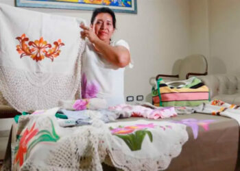 Marisol, una de las 30 artesanas de Concepción que lucirán su arte en el Festival de la Orquídea
