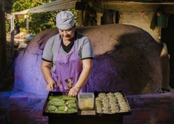 El sector turístico de Chochis se capacita en ventas: ¿Cómo multiplicar tus recursos y vivir mejor? El Secreto de un producto exitoso