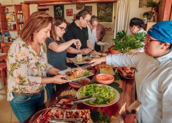 El Sector Turístico de San José de Chiquitos se capacita en Atención al Cliente: La Clave de un Destino Turístico Exitoso