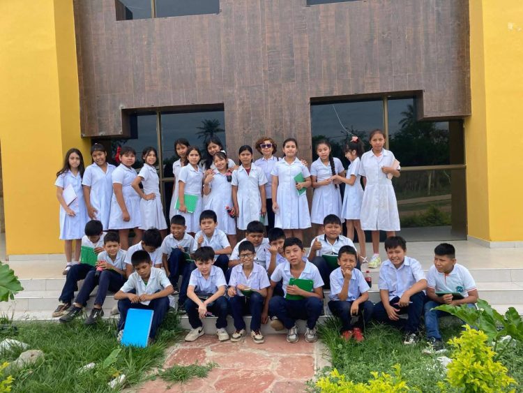 Estudiantes de la Unidad Educativa Santa Clara visitan el Museo Santa Cruz la Vieja