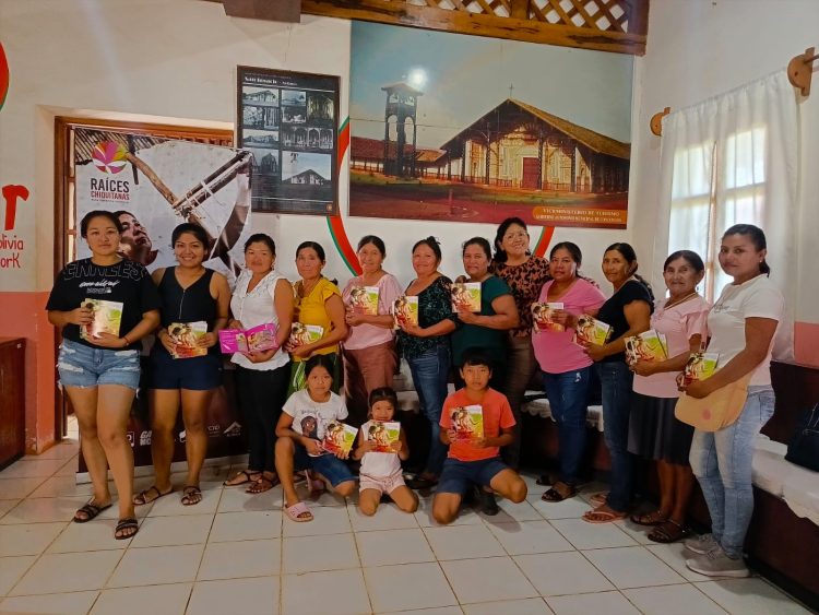 Santa Rita presenta su nuevo catálogo que celebra el arte textil chiquitano y su turismo vivencial