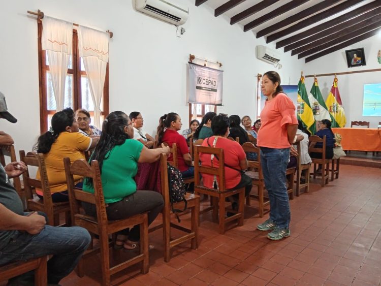 Fortalecen la organización y capacidades de los centros artesanales de San Xavier y Roboré