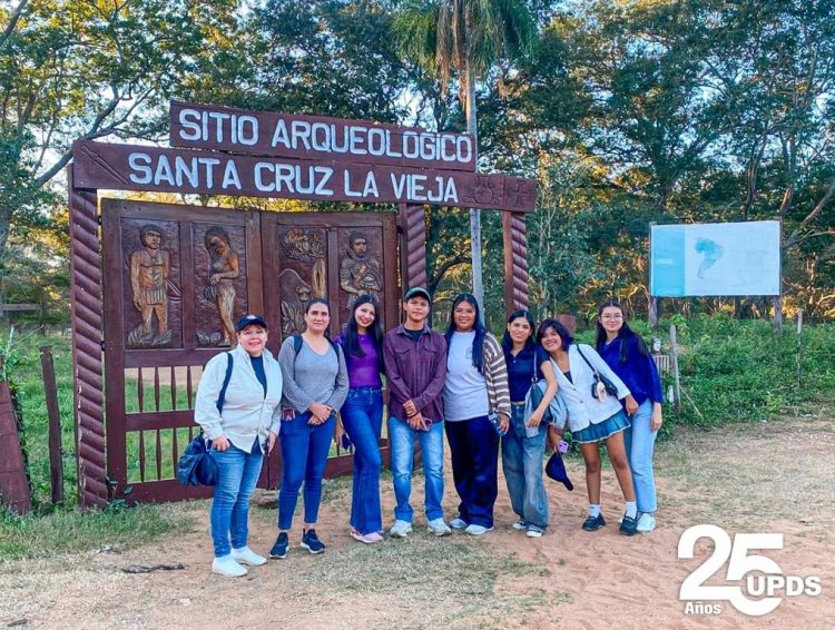 Museo Santa Cruz la Vieja recibe visita de la Universidad Domingo Savio