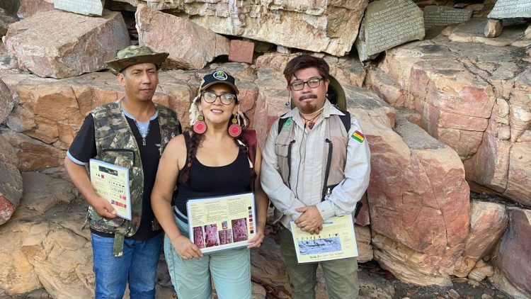 Entregan material interpretativo turístico para fortalecer el guiado en sitios de arte rupestre de Roboré