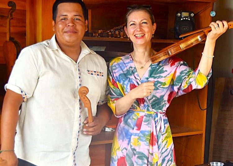 Embajadora de Suiza destaca la riqueza cultural de Concepción en su visita al Pahuichi Notas Chiquitanas