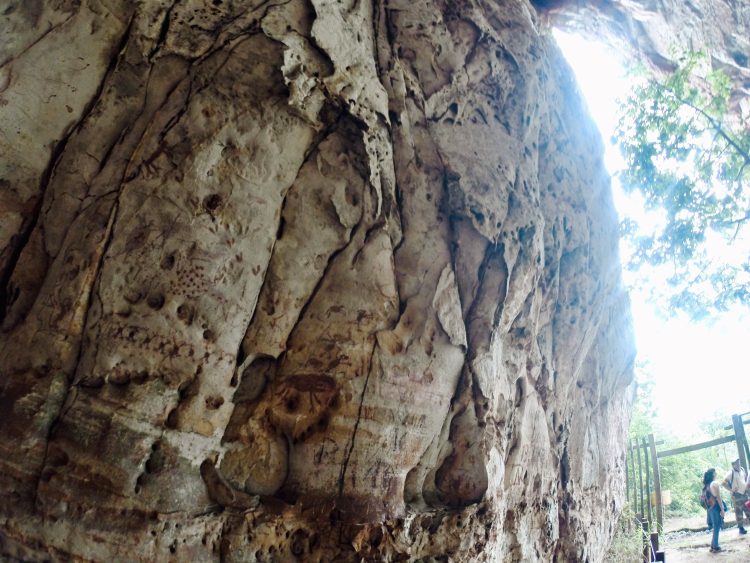 Realizan intervención de mantenimiento en la Cueva Juan de Miserendino para mejorar condiciones de seguridad y conservación