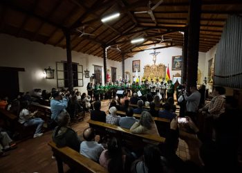 Melodías de Chiquitos inauguró su festival entre emoción, aplausos y una inolvidable celebración musical en Santiago y Roboré