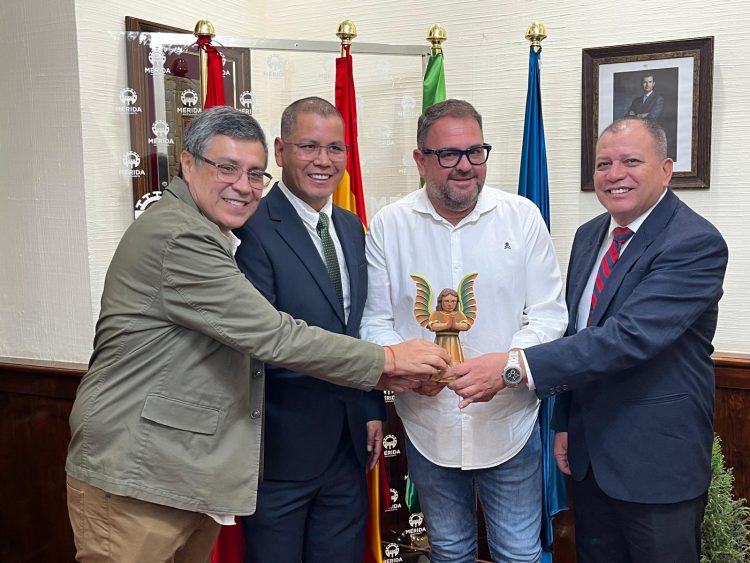Mérida recibe a autoridades de las Misiones Jesuíticas de Chiquitos para intercambiar experiencias patrimoniales