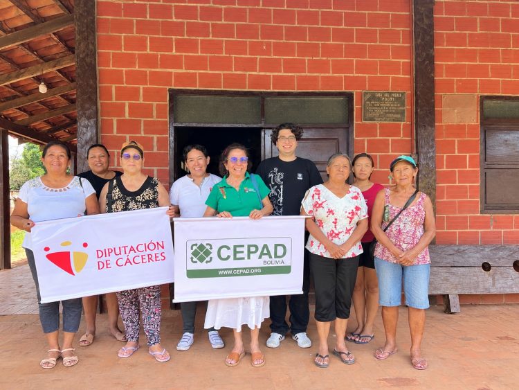 Artesanas y productores de medicina natural de Santiago de Chiquitos mejoran la gestión de sus emprendimientos